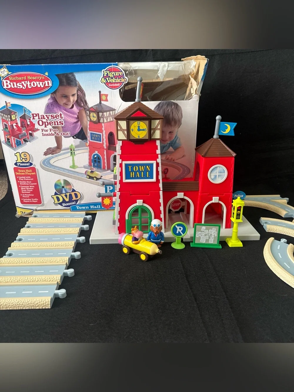 Richard Scarry's Busytown Deluxe Play Set Town Hall w/ Track Figures & Org Box